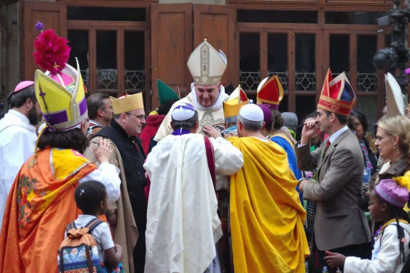Pape Léon XIV et l’évolution de l’Église : mariage des prêtres, rôle des femmes