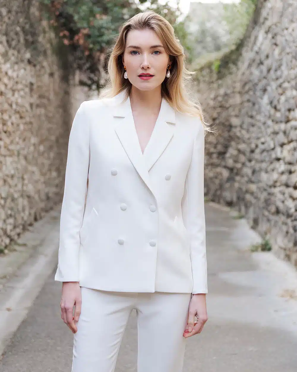 tailleur blanc mariage femme veste tailleur croisee pantalon cigarette blanc tenue mariage civil