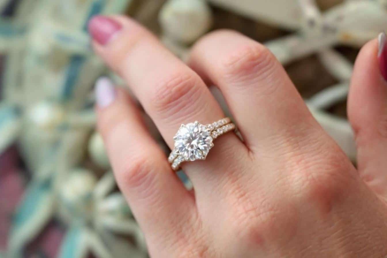 Taylor Swift fiancée : l’élégance vintage de sa bague dévoilée