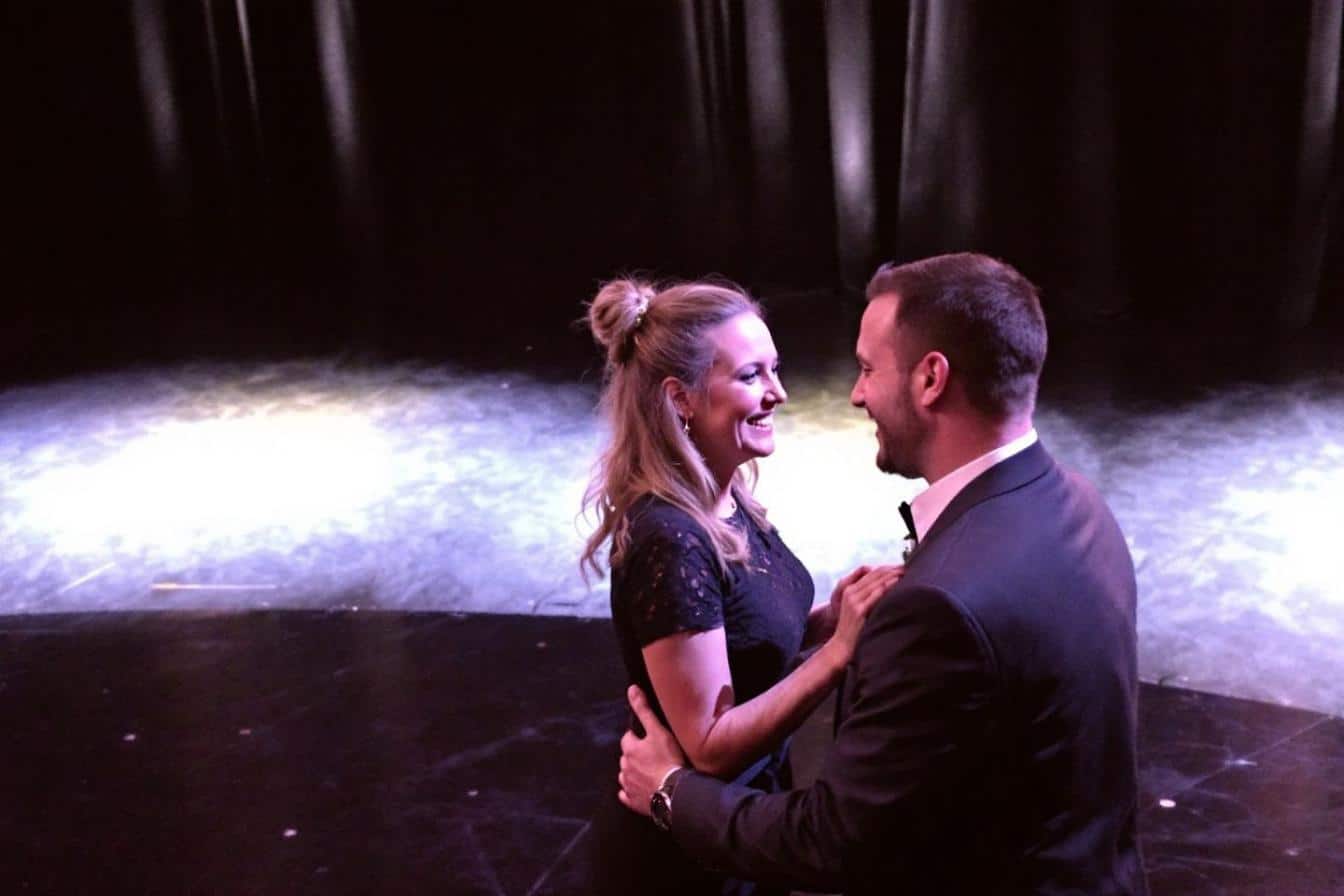 Demande en mariage sur scène : l’émouvante surprise d’une Aveyronnaise